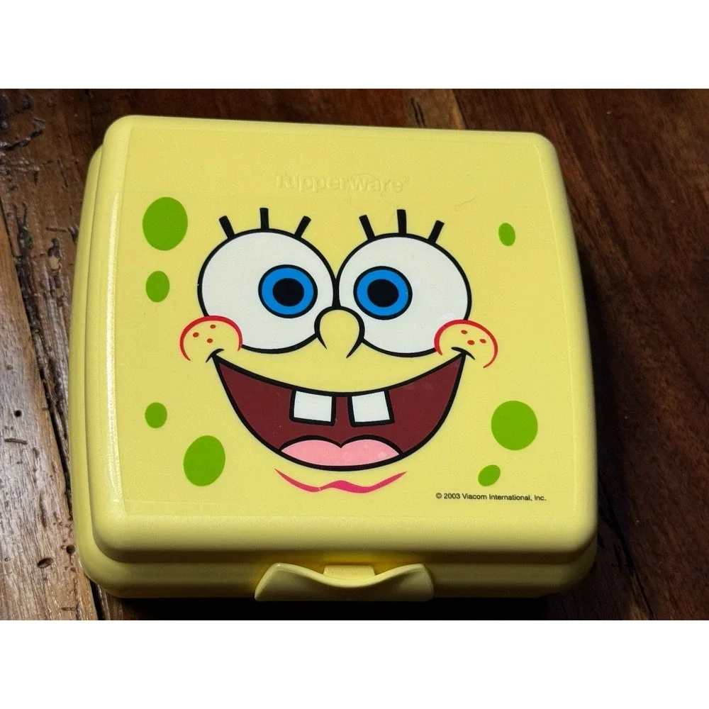 Tupperware SpongeBob Squarepants Sandwich Keeper Container 3752D-2 Yellow NEW - Picture 1 of 5